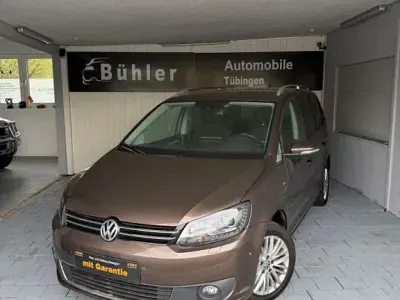 Gebraucht VW Touran Cup 140 PS (102 kW) 2015 Braun Van / Kleinbus