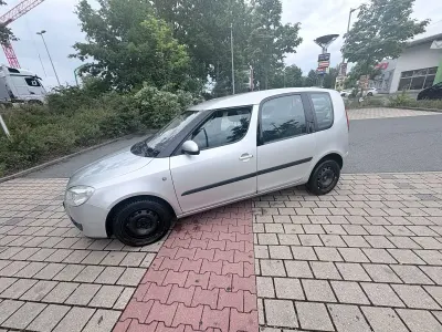 Gebraucht Skoda Roomster Style 64 PS (47 kW) 2007 Silber Van / Kleinbus