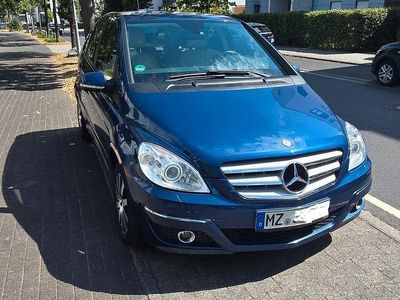 Mercedes B200