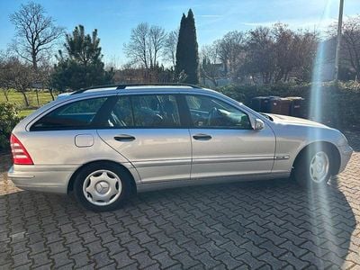 Usata Mercedes C200 Classic 122 CV (89 kW) 2002 Argento Berlina
