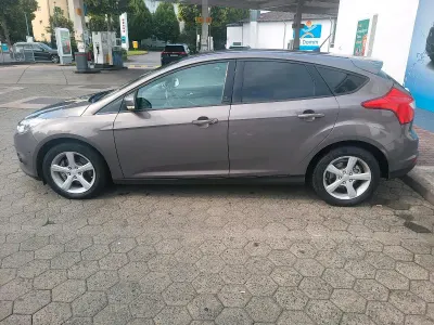 Gebraucht Ford Focus 135 PS (99 kW) 2012 Grau Kombi
