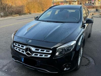 Gebraucht Mercedes GLA180 109 PS (80 kW) 2017 Schwarz SUV