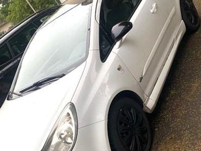 Weiß Gebraucht 2013 Opel Corsa Kleinwagen | 1.500 €