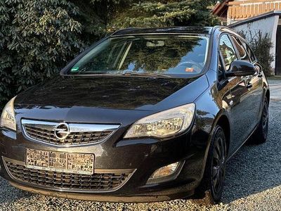 Usata Opel Astra Edition 120 CV (88 kW) 2012 Nero Berlina