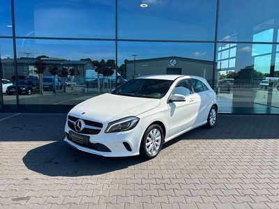 Weiß Gebraucht 2016 Mercedes A180 Style Limousine | 14.990 € (Fairer Preis)