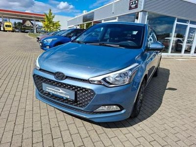 Gebraucht Hyundai i20 Edition 84 PS (61 kW) 2017 Blau Kleinwagen