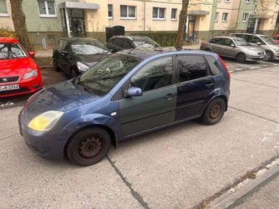 gebraucht Ford Fiesta Baujahr 2005 TÜV bis ende 24