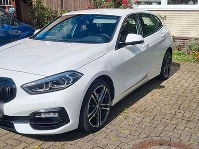 Second-hand BMW 118 Sport Line 140 CP (102 kW) 2020 Alb Hatchback