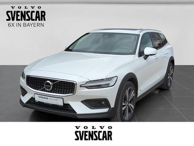 Gebraucht Volvo V60 CC Plus 197 PS (144 kW) 2024 Weiss Kombi