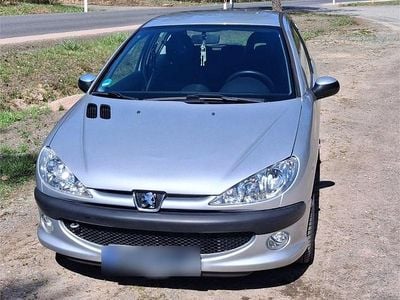 Gebraucht Peugeot 206 75 PS (55 kW) 2008 Silber Limousine