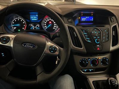 Usata Ford Focus Trend 125 CV (91 kW) 2011 Bianco Berlina