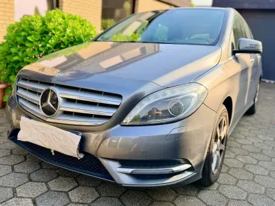 Używany Mercedes B200 136 KM (100 kW) 2014 Srebrny Minivan