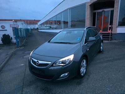 Gebraucht Opel Astra 140 PS (102 kW) 2012 Grau Kombi
