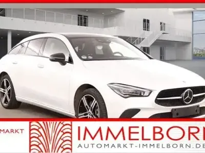 Gebraucht Mercedes CLA250e Shooting Brake Night 305 PS (224 kW) 2022 Mondstein (metallic) Kombi