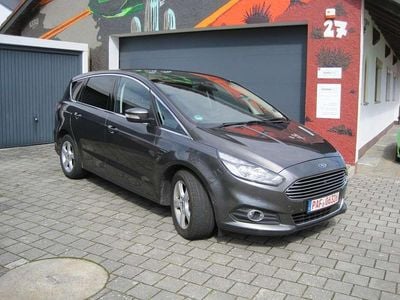Gebraucht Ford S-MAX Titanium 241 PS (177 kW) 2017 Grau Van / Kleinbus