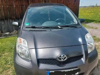 Gebraucht Toyota Yaris 101 PS (74 kW) 2009 Grau Kleinwagen