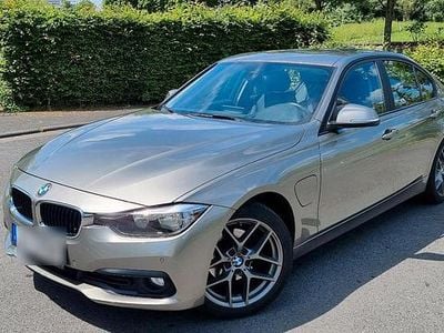 BMW 330e