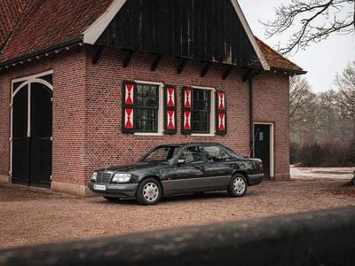 Schwarz Gebraucht 1995 Mercedes E420 Limousine | 47.500 €