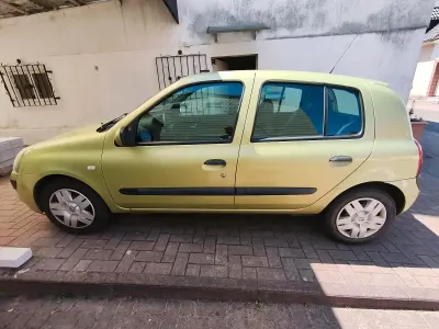 Gebraucht Renault Clio II 98 PS (72 kW) 2005 Gold Kleinwagen