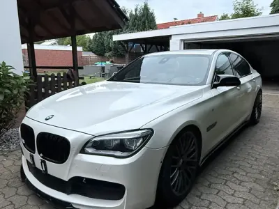 Gebraucht BMW 750L 449 PS (330 kW) 2015 Schwarz Limousine