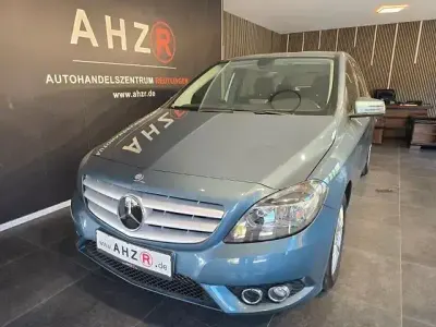 Usata Mercedes B220 258 CV (189 kW) 2014 Blu Monovolume