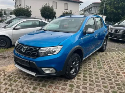Gebraucht Dacia Sandero Celebration 90 PS (66 kW) 2017 Blau Limousine