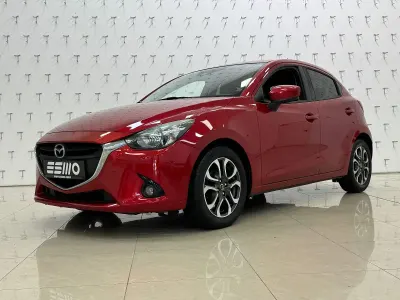 Gebraucht Mazda 2 Nakama 90 PS (66 kW) 2016 Rot Kleinwagen