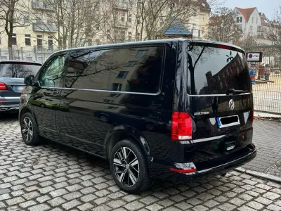 Gebraucht VW Multivan Comfortline 199 PS (146 kW) 2021 Schwarz Van / Kleinbus