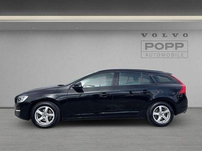 Gebraucht Volvo V60 Kinetic 152 PS (111 kW) 2015 Onyx black / metallic Kombi