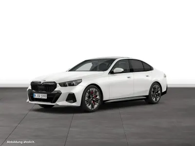 Gebraucht BMW 540 Sport Line 286 PS (210 kW) 2025 Weiß Limousine