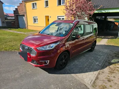 Gebraucht Ford Tourneo 120 PS (88 kW) 2019 Rot Kombi