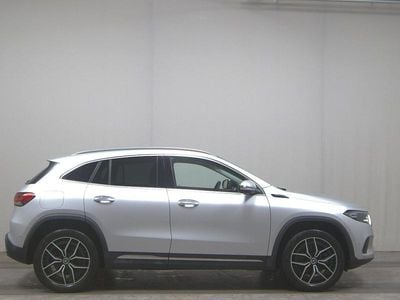 Gebraucht Mercedes EQA300 Progressive 167 kW (228 PS) 2021 Iridium silber metalliclack (metallic) SUV