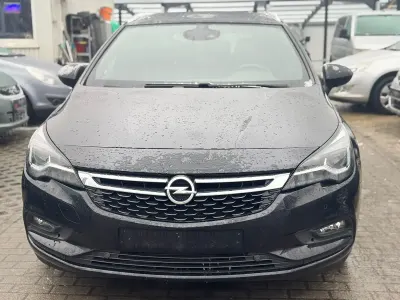 Używany Opel Astra 2018 Czarny Coupe