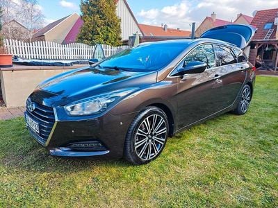 Gebraucht Hyundai i40 Premium 141 PS (103 kW) 2017 Braun Kombi