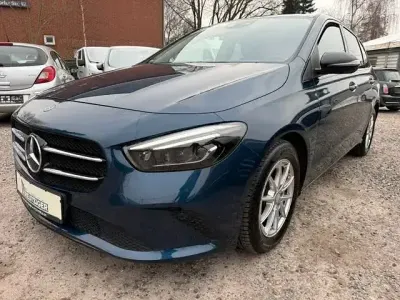 Usata Mercedes B200 163 CV (119 kW) 2020 Blu Monovolume