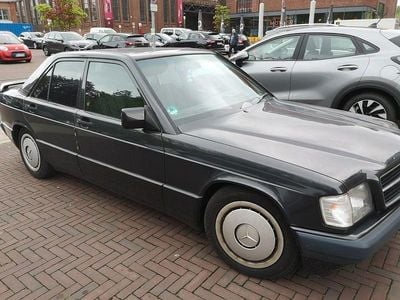 Usata Mercedes 190 109 CV (80 kW) 1990 Nero Berlina