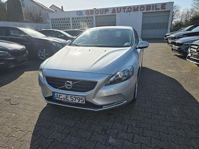 Gebraucht Volvo V40 Momentum 114 PS (83 kW) 2015 Silber Limousine