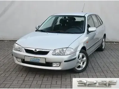 Usata Mazda 323F 114 CV (83 kW) 2000 Argento Utilitaria