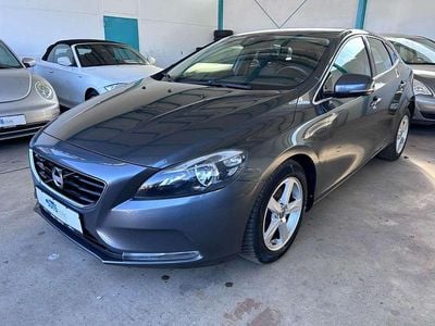 Gebraucht Volvo V40 Momentum 114 PS (83 kW) 2014 Grau Limousine