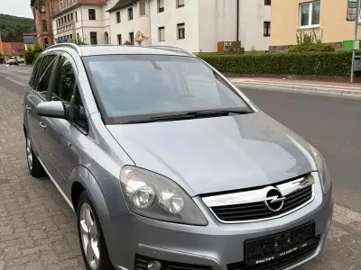 Gebraucht Opel Zafira 94 PS (69 kW) 2007 Silber Van / Kleinbus
