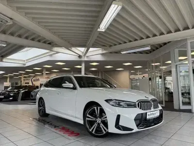 Gebraucht BMW 318 M Sport 150 PS (110 kW) 2024 Alpinweiss iii Kombi