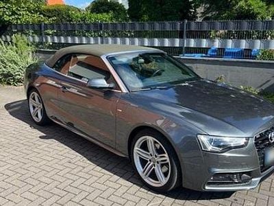 Gebraucht Audi A5 Cabriolet Sport 177 PS (130 kW) 2014 Grau Cabrio