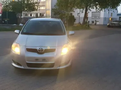 Gebraucht Toyota Auris 177 PS (130 kW) 2008 Gold Kleinwagen