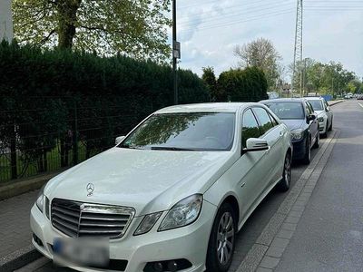Mercedes E200