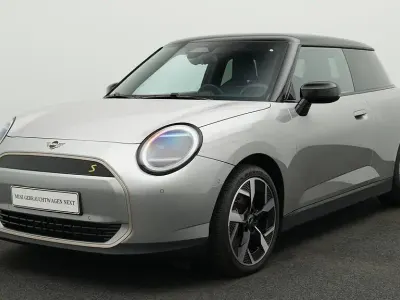 Gebraucht Mini Cooper SE Favoured 160 kW (218 PS) 2024 Grau Kleinwagen