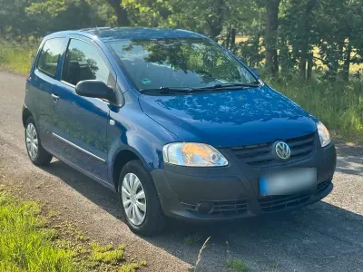 Gebraucht VW Fox 60 PS (44 kW) 2011 Blau Kleinwagen