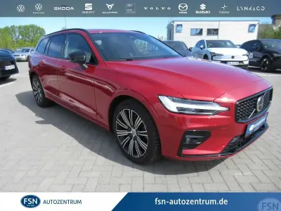 Gebraucht Volvo V60 145 PS (106 kW) 2025 Kombi