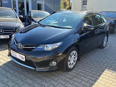 Second-hand Toyota Auris Touring Sports Edition 132 CP (97 kW) 2013 Negru Break
