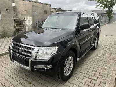 Gebraucht Mitsubishi Pajero 190 PS (139 kW) 2016 Schwarz SUV