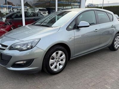 Gebraucht Opel Astra Style 140 PS (102 kW) 2015 Silber Limousine